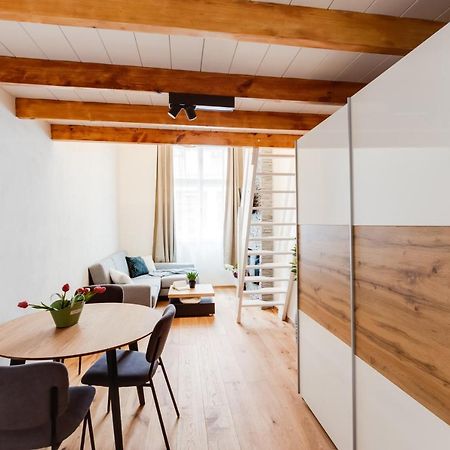 Dream Duplex On Riverside Praga Exterior foto