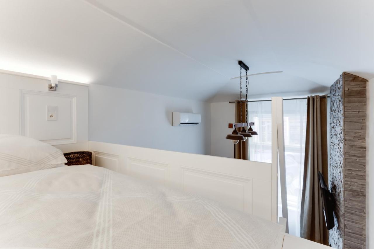 Dream Duplex On Riverside Praga Exterior foto