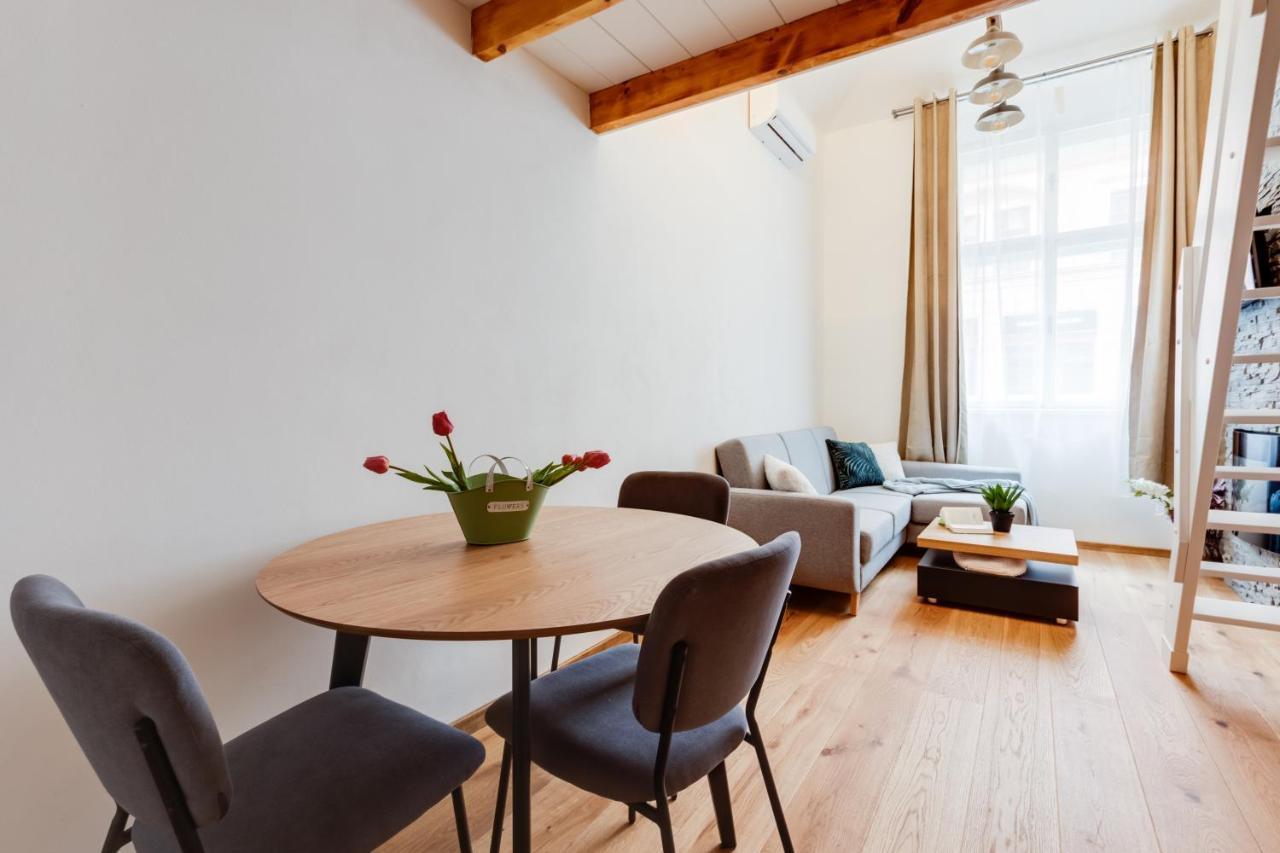 Dream Duplex On Riverside Praga Exterior foto