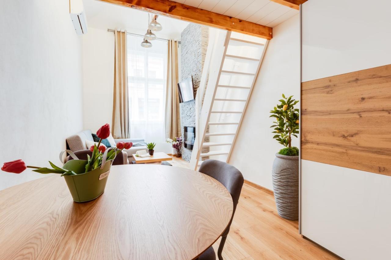 Dream Duplex On Riverside Praga Exterior foto